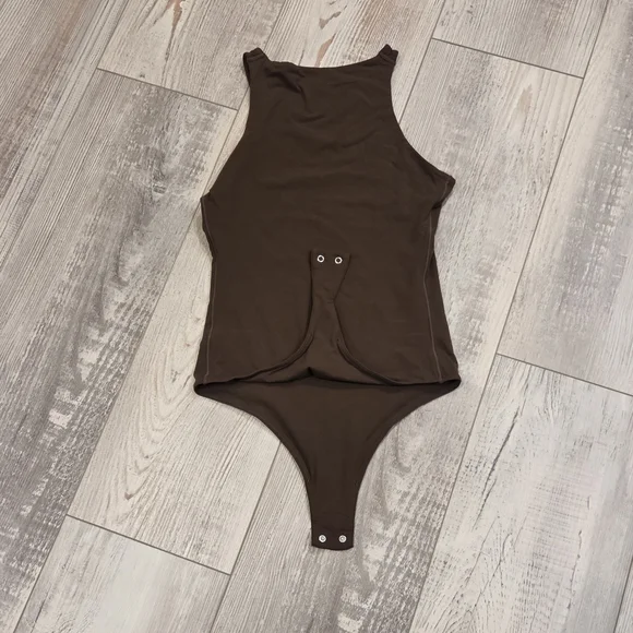 SKIMS!! Fits Everybody High Neck Thong Bodysuit- In Cocoa!! SOLD OUT COLOR!! - Picture 7 of 9